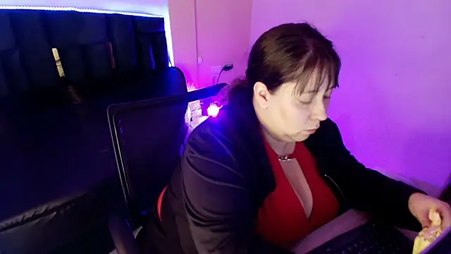 Snapshot of _Emily_rosee_ chatting on December 2, 2025, 11:34 am Emily rosee online show from December 2, 2025, 11:34 am