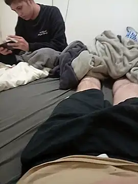 Snapshot of Couplefrsex chatting on October 17, 2025, 8:21 pm Couplefrsex online show from October 17, 2025, 8:21 pm