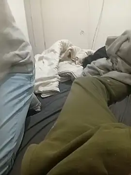 Snapshot of Couplefrsex chatting on October 20, 2025, 5:13 pm Couplefrsex online show from October 20, 2025, 5:13 pm