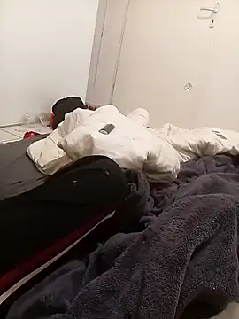 Snapshot of Couplefrsex chatting on October 11, 2025, 10:22 pm Couplefrsex online show from October 11, 2025, 10:22 pm