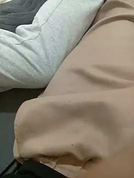 Snapshot of Couplefrsex chatting on October 10, 2025, 1:56 pm Couplefrsex online show from October 10, 2025, 1:56 pm