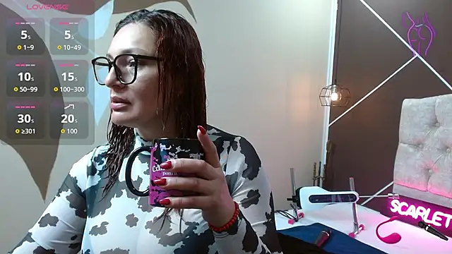 ScarletHott  online show from November 23, 2025, 12:04 pm