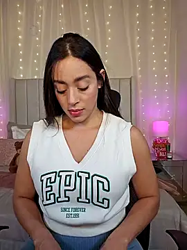 AriadnaTaylor online show from December 15, 2025, 5:52 pm