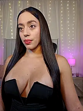 AriadnaTaylor online show from February 2, 2026, 8:41 pm