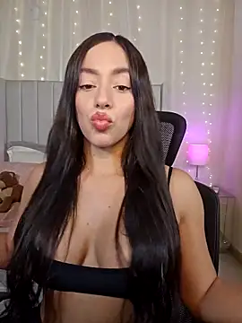 AriadnaTaylor online show from May 21, 2026, 5:21 pm
