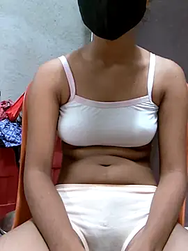 Tara2007 online show from November 3, 2025, 5:01 am