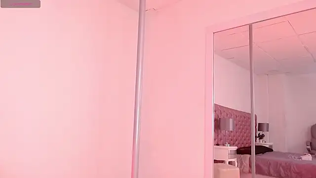 Coralgh  online show from September 23, 2025, 8:27 pm