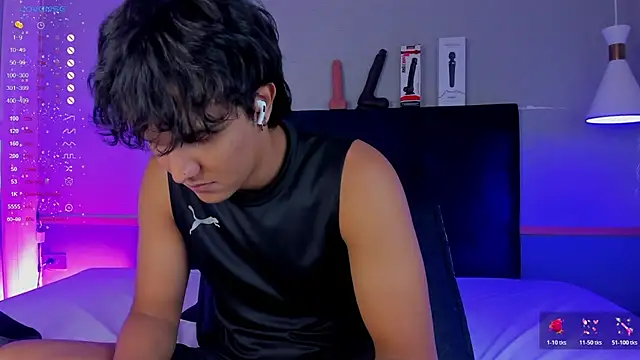 Snapshot of Leo_Savage_ chatting on November 18, 2025, 3:43 am Leo Savage online show from November 18, 2025, 3:43 am