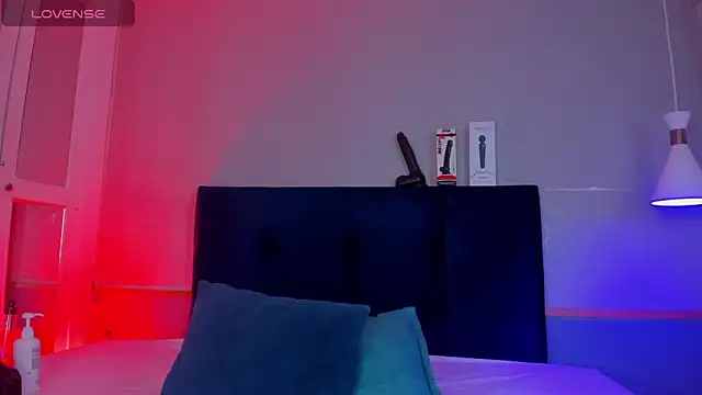 Snapshot of Leo_Savage_ chatting on November 17, 2025, 3:43 am Leo Savage online show from November 17, 2025, 3:43 am