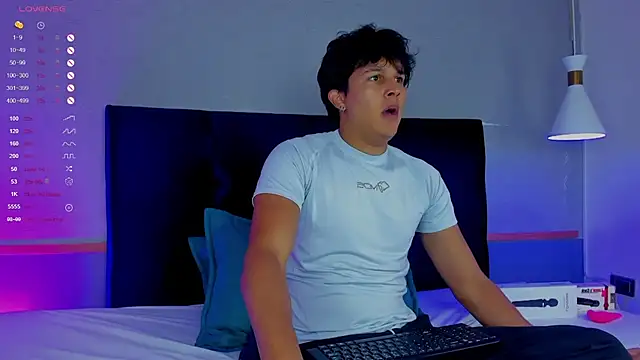 Snapshot of Leo_Savage_ chatting on November 10, 2025, 3:44 am Leo Savage online show from November 10, 2025, 3:44 am