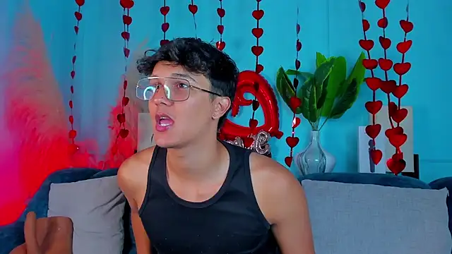 Leo Savage  online show from February 10, 2026, 3:16 am