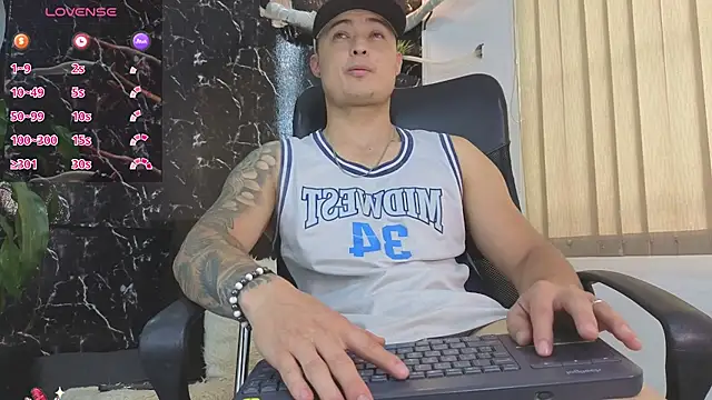 Snapshot of Alexander_ferre chatting on May 26, 2026, 12:36 pm Alexander ferre online show from May 26, 2026, 12:36 pm