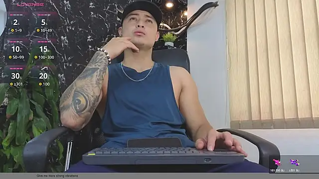 Snapshot of Alexander_ferre chatting on May 12, 2026, 12:33 pm Alexander ferre online show from May 12, 2026, 12:33 pm
