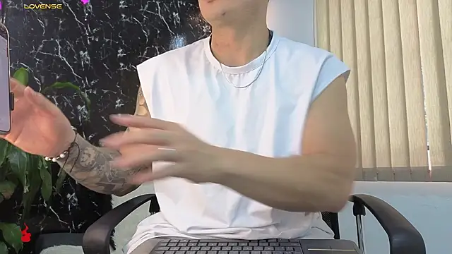 Alexander ferre online show from February 10, 2026, 1:21 pm