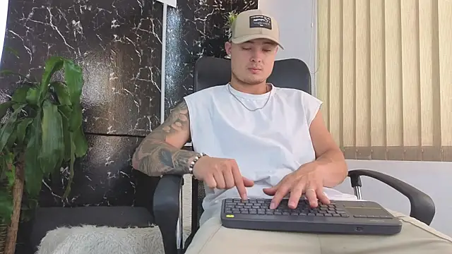 Alexander ferre online show from April 15, 2026, 1:48 pm