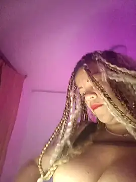 Snapshot of Eva_Luxei chatting on December 16, 2025, 5:00 am Eva Luxei online show from December 16, 2025, 5:00 am