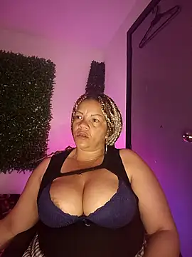 Snapshot of Eva_Luxei chatting on November 29, 2025, 5:40 am Eva Luxei online show from November 29, 2025, 5:40 am