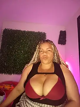 Snapshot of Eva_Luxei chatting on November 20, 2025, 2:01 am Eva Luxei online show from November 20, 2025, 2:01 am