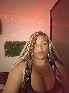 Snapshot of Eva_Luxei chatting on December 23, 2025, 4:45 am Eva Luxei online show from December 23, 2025, 4:45 am