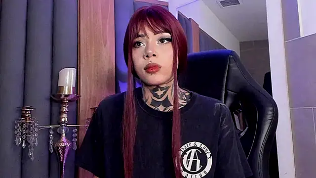 Snapshot of misstomie_ chatting on September 17, 2025, 9:39 pm misstomie online show from September 17, 2025, 9:39 pm