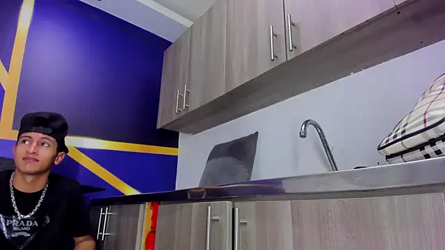 gustavo saaled19  online show from September 13, 2025, 8:31 pm