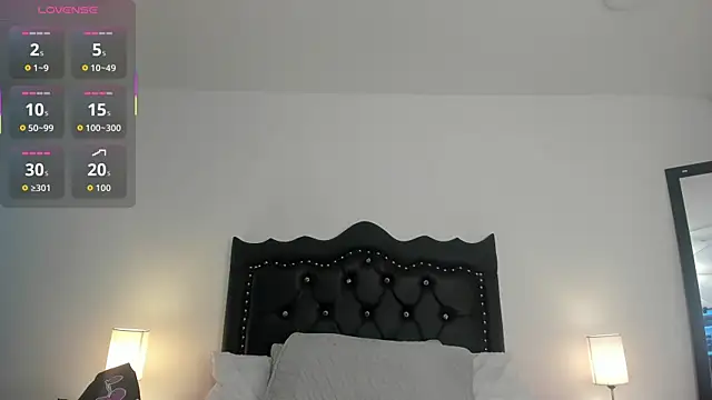 LilyQueen cg online show from October 31, 2025, 1:41 pm