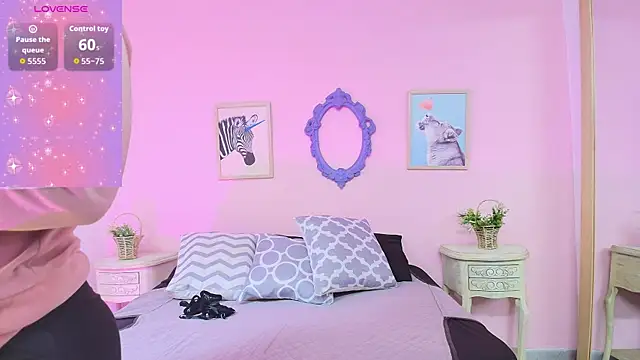 Snapshot of Nahomi_Rivera chatting on October 9, 2025, 12:49 pm Nahomi Rivera online show from October 9, 2025, 12:49 pm