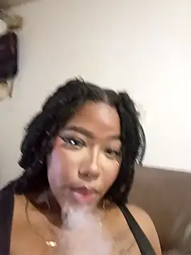 Snapshot of Nahomi_Rivera chatting on November 13, 2025, 9:08 pm Nahomi Rivera online show from November 13, 2025, 9:08 pm