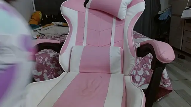 Snapshot of AntonellaCute_ab chatting on October 28, 2025, 12:22 am AntonellaCute ab online show from October 28, 2025, 12:22 am