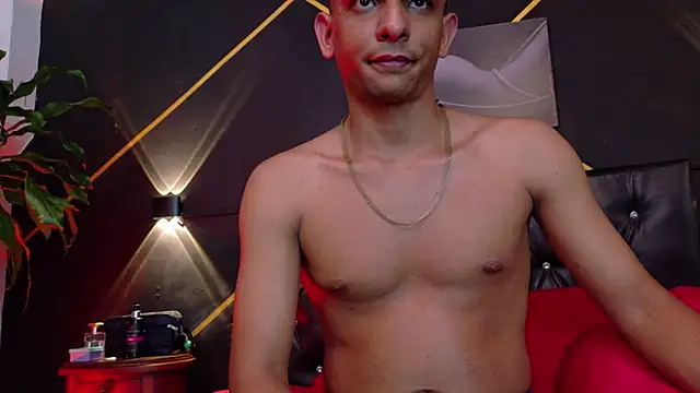 Snapshot of _Tarekk_ chatting on December 14, 2025, 5:35 am Tarekk online show from December 14, 2025, 5:35 am