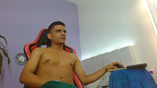 Snapshot of _Tarekk_ chatting on November 11, 2025, 6:19 am Tarekk online show from November 11, 2025, 6:19 am