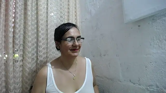 gabbyparker  online show from November 20, 2025, 9:47 pm