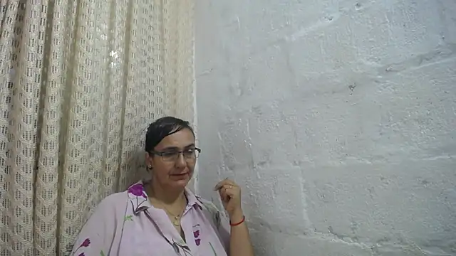 gabbyparker  online show from April 25, 2026, 11:24 am