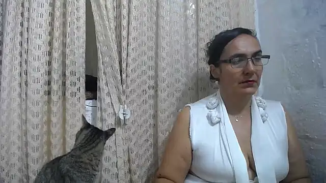 gabbyparker  online show from April 14, 2026, 9:25 am