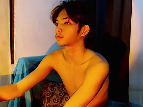 Snapshot of addicted_to_alex chatting on December 17, 2025, 4:12 pm addicted to alex online show from December 17, 2025, 4:12 pm