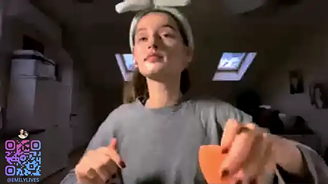 Snapshot of DarlineBrustera chatting on October 18, 2025, 2:19 pm DarlineBrustera online show from October 18, 2025, 2:19 pm