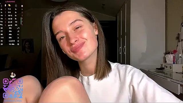 Snapshot of DarlineBrustera chatting on December 15, 2025, 2:23 pm DarlineBrustera online show from December 15, 2025, 2:23 pm