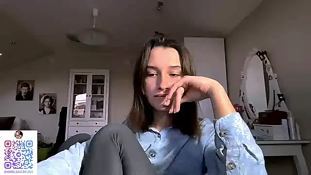 Snapshot of DarlineBrustera chatting on October 6, 2025, 2:40 pm DarlineBrustera online show from October 6, 2025, 2:40 pm