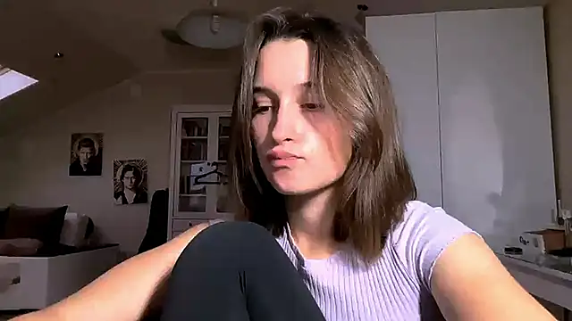 Snapshot of DarlineBrustera chatting on October 10, 2025, 2:29 pm DarlineBrustera online show from October 10, 2025, 2:29 pm