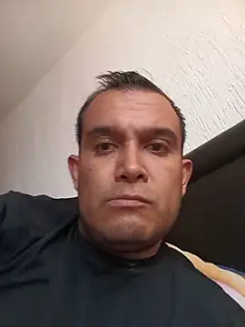 Snapshot of ALEJANDRO1991L chatting on May 28, 2026, 6:03 pm ALEJANDRO1991L online show from May 28, 2026, 6:03 pm
