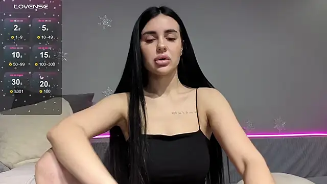 Mary  foxy online show from December 17, 2025, 9:09 pm