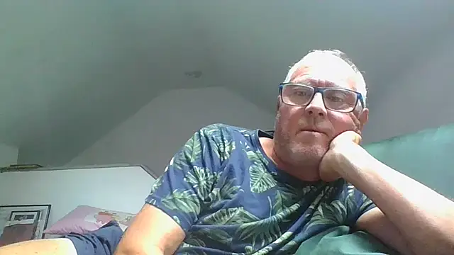 Snapshot of naughtygrandad1 chatting on June 27, 2026, 9:15 am naughtygrandad1 online show from June 27, 2026, 9:15 am