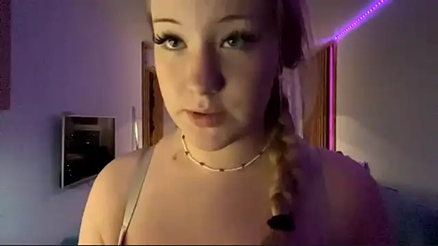 PandaFluff online show from December 21, 2025, 5:36 pm