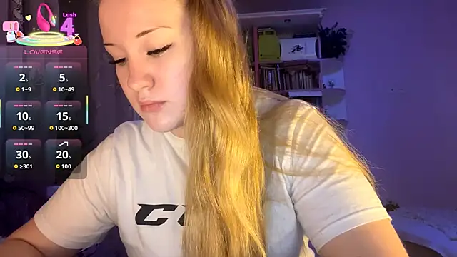 Snapshot of PandaFluff chatting on September 24, 2025, 6:14 pm PandaFluff online show from September 24, 2025, 6:14 pm