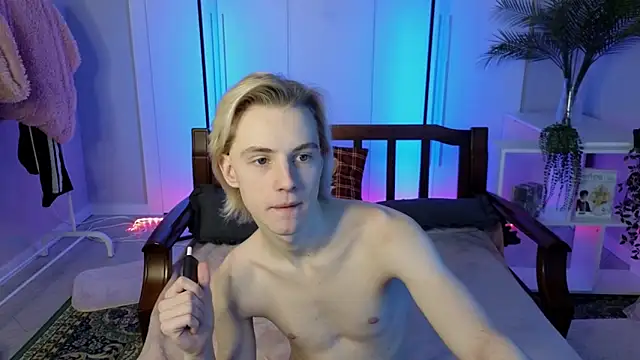 saintlauren1 online show from November 30, 2025, 7:14 pm