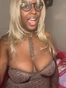 Snapshot of MistiSavannah chatting on October 25, 2025, 2:00 am MistiSavannah online show from October 25, 2025, 2:00 am