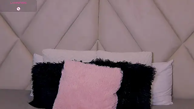 CharlotteeBrownn online show from October 8, 2025, 5:42 am