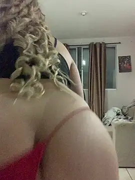 Snapshot of loirinhaszsp chatting on February 5, 2026, 11:22 pm loirinhaszsp online show from February 5, 2026, 11:22 pm