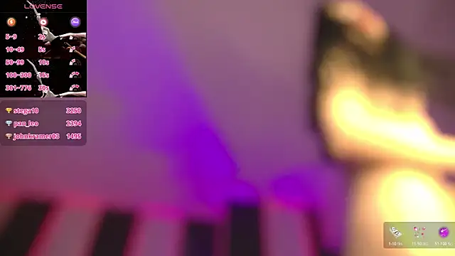 Snapshot of IsisQueen chatting on December 2, 2025, 3:14 pm IsisQueen online show from December 2, 2025, 3:14 pm