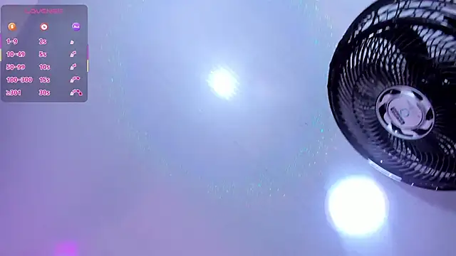 Snapshot of _laaura_ chatting on November 12, 2025, 7:18 pm laaura online show from November 12, 2025, 7:18 pm